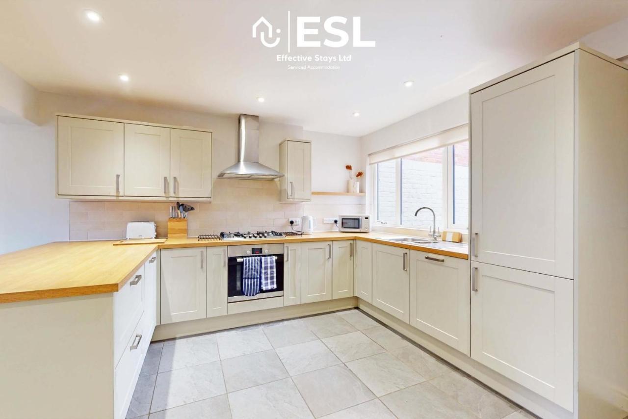 5 Bedroom House - Ideal For Groups & Contractors Shrewsbury Dış mekan fotoğraf